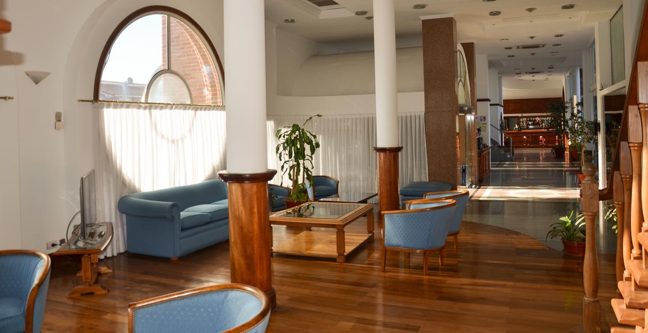 Hotel Reviens Pinamar Extérieur photo