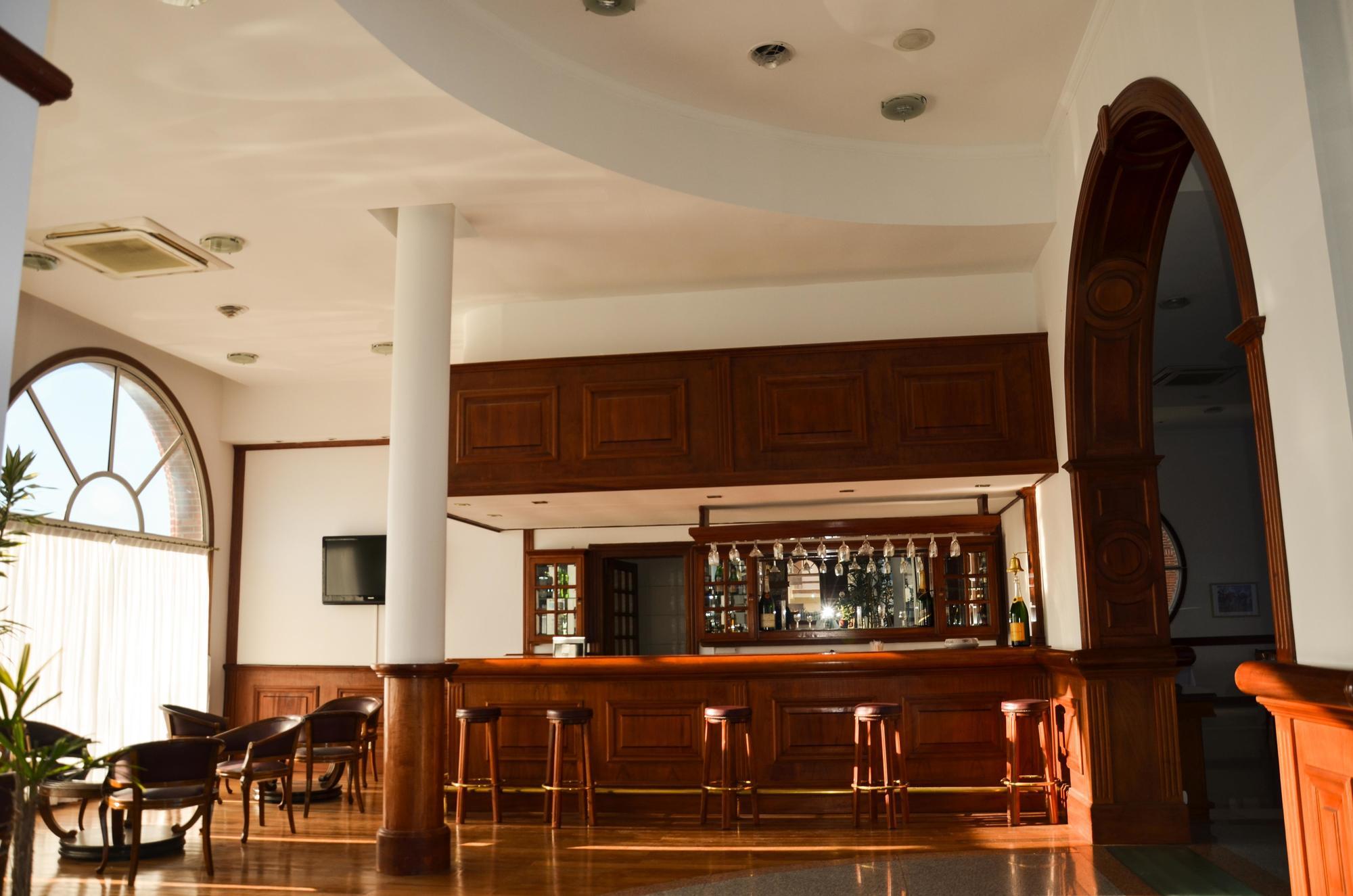 Hotel Reviens Pinamar Extérieur photo